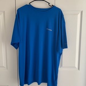 Columbia xxl tshirt
